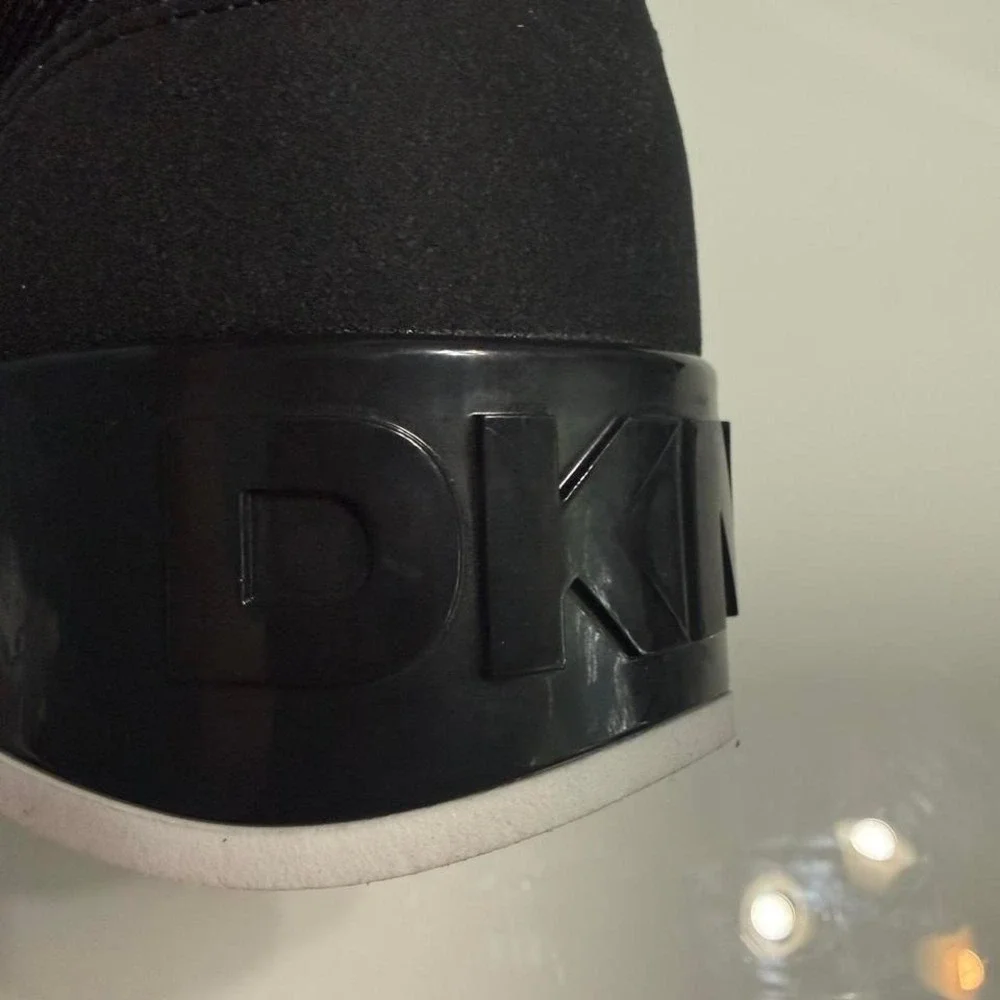 DKNY Mallory Black Knit Sneakers Size 8.5